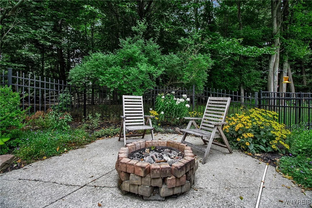 132 Southwedge Drive, Amherst, New York 14068, Amherst, New York 14068, 4 Bedrooms Bedrooms, 8 Rooms Rooms,2 BathroomsBathrooms,Residential,Closed,132 Southwedge Drive, Amherst, New York 14068,0,B1631272