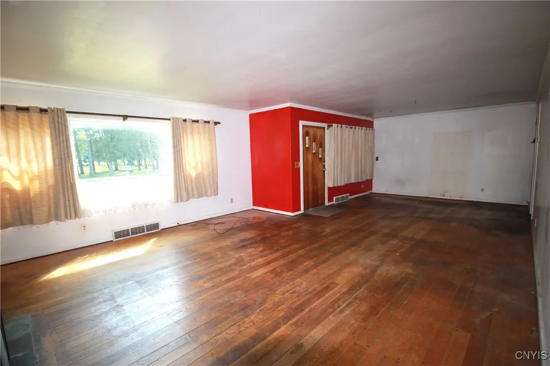 301 Winchester Road, Dewitt, New York 13057, De Witt, New York 13057, 3 Bedrooms Bedrooms, 5 Rooms Rooms,1 BathroomBathrooms,Residential,For Sale,301 Winchester Road, Dewitt, New York 13057,S1632717