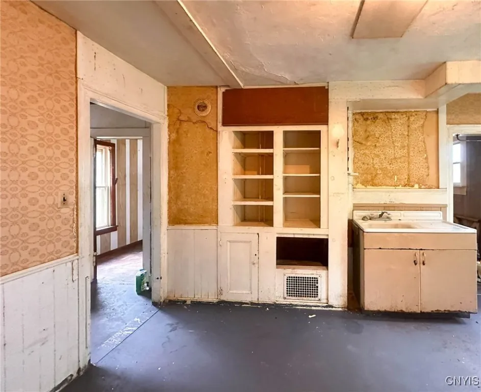 620 East Monroe Street, Little Falls City, New Yor, Little Falls City, New York 13365, 4 Bedrooms Bedrooms, 8 Rooms Rooms,1 BathroomBathrooms,Residential,Closed,620 East Monroe Street, Little Falls City, New Yor,0,S1632782
