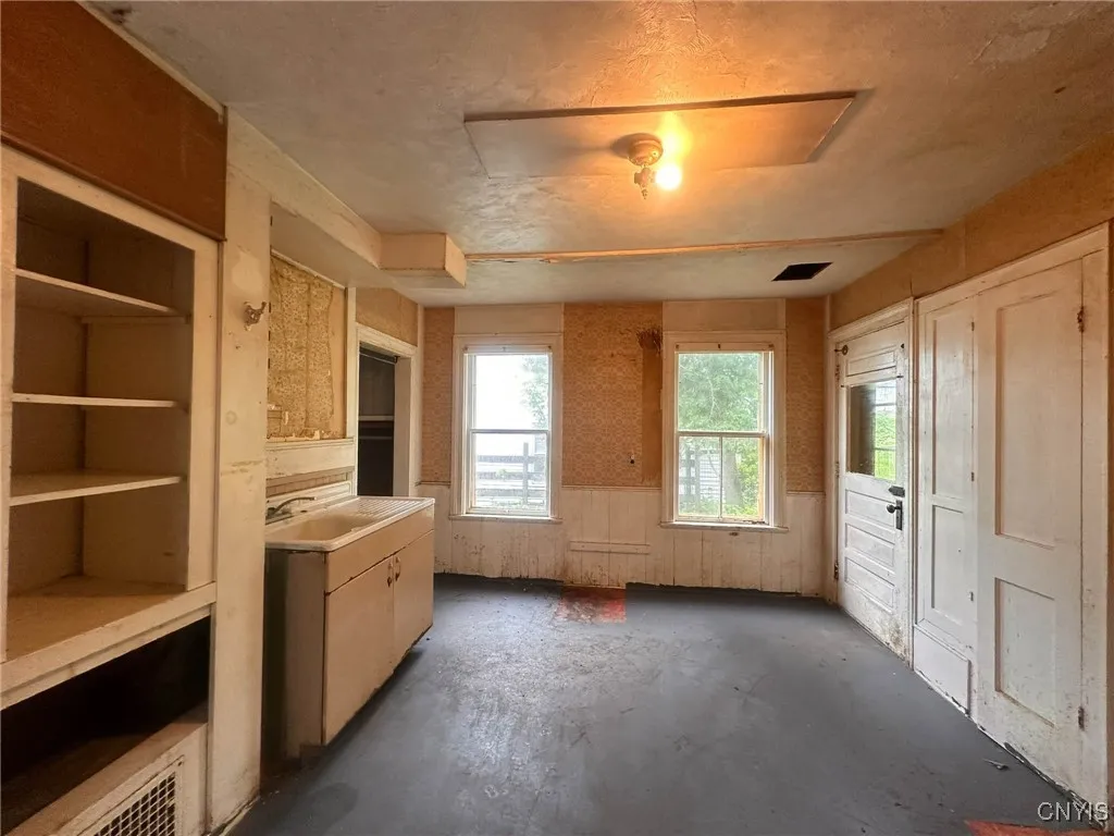 620 East Monroe Street, Little Falls City, New Yor, Little Falls City, New York 13365, 4 Bedrooms Bedrooms, 8 Rooms Rooms,1 BathroomBathrooms,Residential,Closed,620 East Monroe Street, Little Falls City, New Yor,0,S1632782