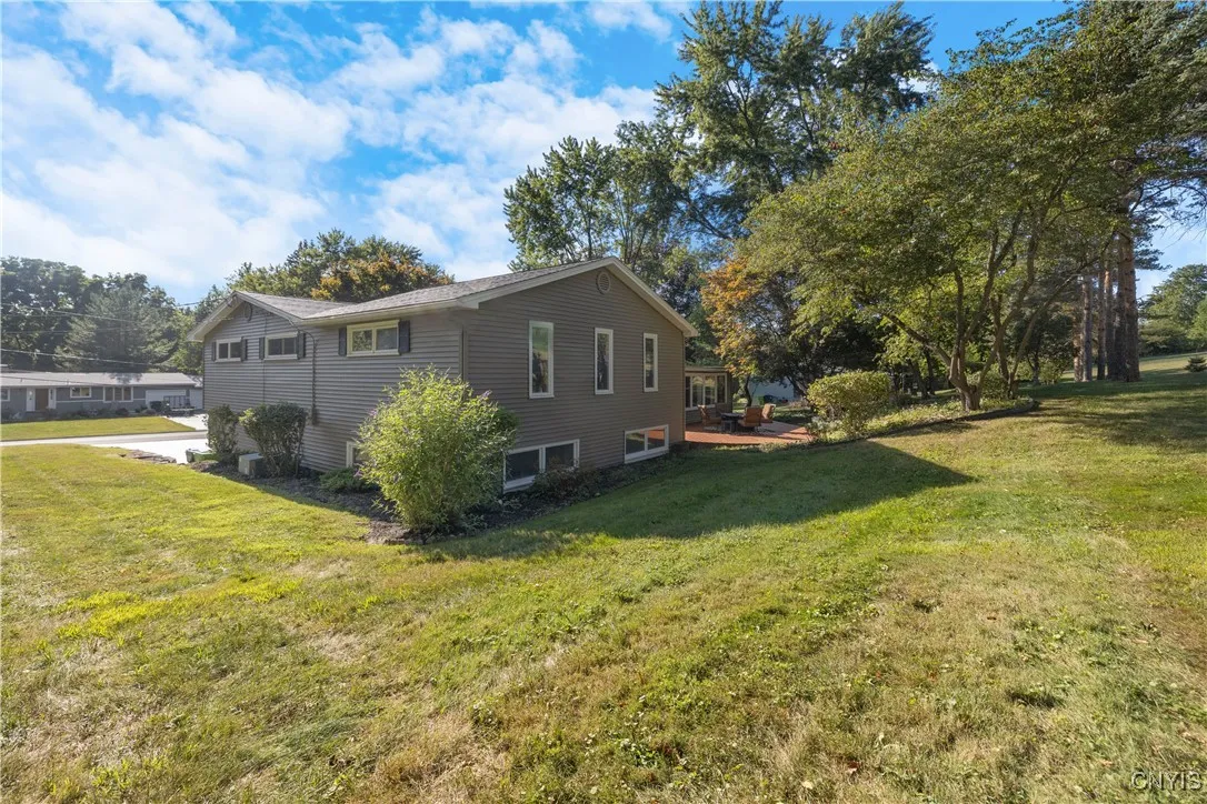 423 Churchill Lane, Manlius, New York 13066, Manlius, New York 13066, 5 Bedrooms Bedrooms, 10 Rooms Rooms,2 BathroomsBathrooms,Residential,Closed,423 Churchill Lane, Manlius, New York 13066,0,S1632313