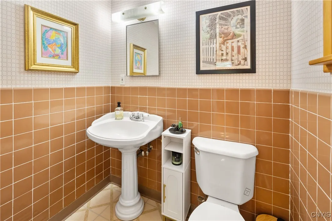 423 Churchill Lane, Manlius, New York 13066, Manlius, New York 13066, 5 Bedrooms Bedrooms, 10 Rooms Rooms,2 BathroomsBathrooms,Residential,Closed,423 Churchill Lane, Manlius, New York 13066,0,S1632313