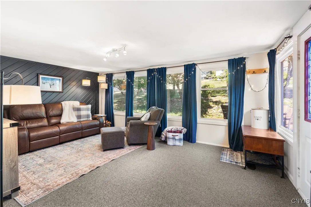 423 Churchill Lane, Manlius, New York 13066, Manlius, New York 13066, 5 Bedrooms Bedrooms, 10 Rooms Rooms,2 BathroomsBathrooms,Residential,Closed,423 Churchill Lane, Manlius, New York 13066,0,S1632313