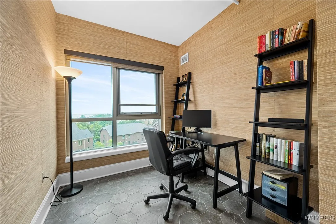 132 Lakefront Boulevard 404, Buffalo, New York 142, Buffalo, New York 14202, 2 Bedrooms Bedrooms, 8 Rooms Rooms,2 BathroomsBathrooms,Residential,For Sale,132 Lakefront Boulevard 404, Buffalo, New York 142,0,B1627802