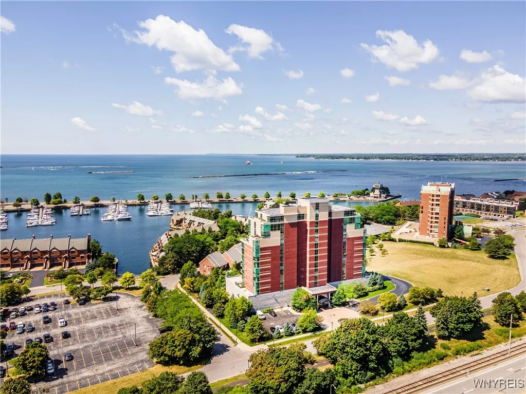 132 Lakefront Boulevard 404, Buffalo, New York 142, Buffalo, New York 14202, 2 Bedrooms Bedrooms, 8 Rooms Rooms,2 BathroomsBathrooms,Residential,For Sale,132 Lakefront Boulevard 404, Buffalo, New York 142,0,B1627802
