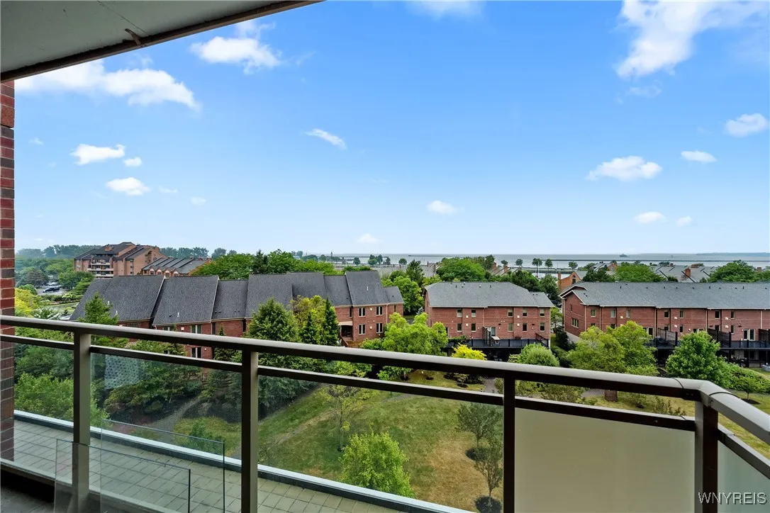 132 Lakefront Boulevard 404, Buffalo, New York 142, Buffalo, New York 14202, 2 Bedrooms Bedrooms, 8 Rooms Rooms,2 BathroomsBathrooms,Residential,For Sale,132 Lakefront Boulevard 404, Buffalo, New York 142,0,B1627802