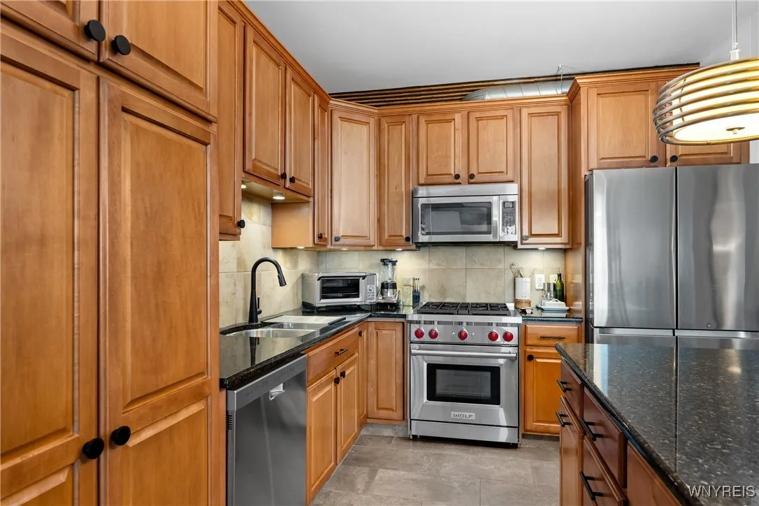 132 Lakefront Boulevard 404, Buffalo, New York 142, Buffalo, New York 14202, 2 Bedrooms Bedrooms, 8 Rooms Rooms,2 BathroomsBathrooms,Residential,For Sale,132 Lakefront Boulevard 404, Buffalo, New York 142,0,B1627802