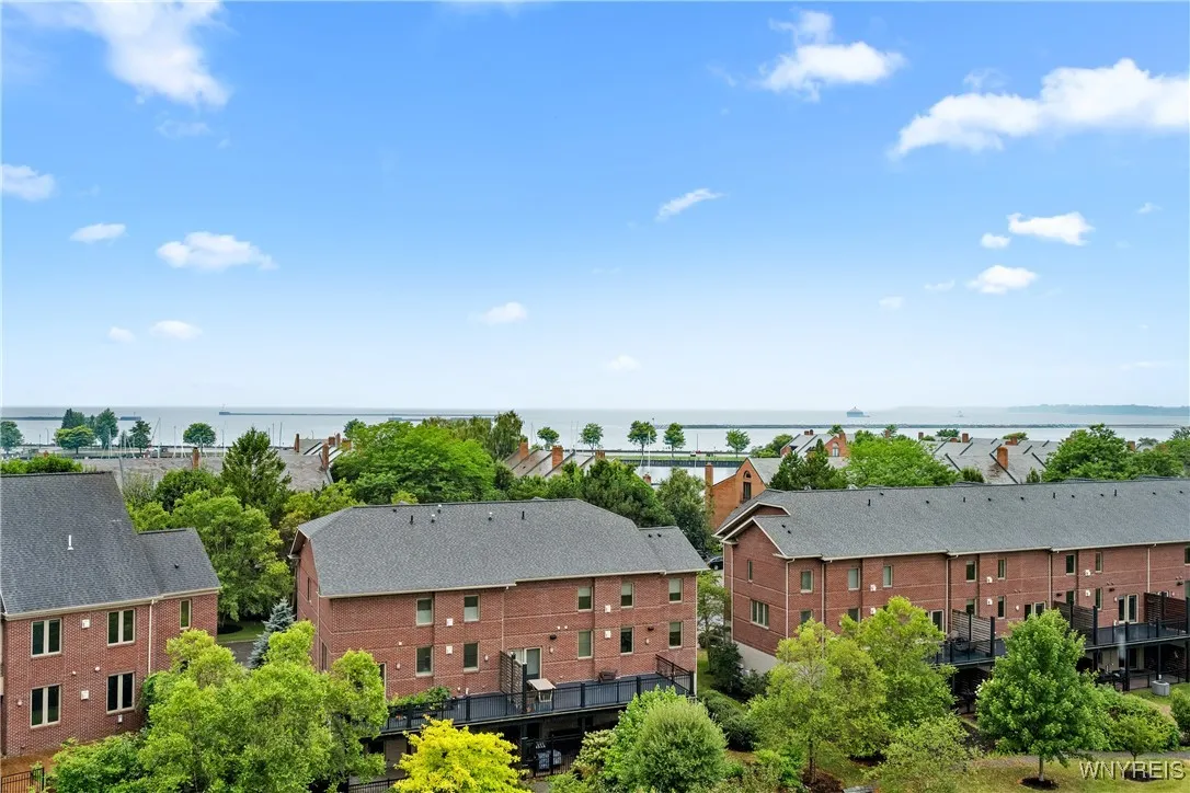 132 Lakefront Boulevard 404, Buffalo, New York 142, Buffalo, New York 14202, 2 Bedrooms Bedrooms, 8 Rooms Rooms,2 BathroomsBathrooms,Residential,For Sale,132 Lakefront Boulevard 404, Buffalo, New York 142,0,B1627802