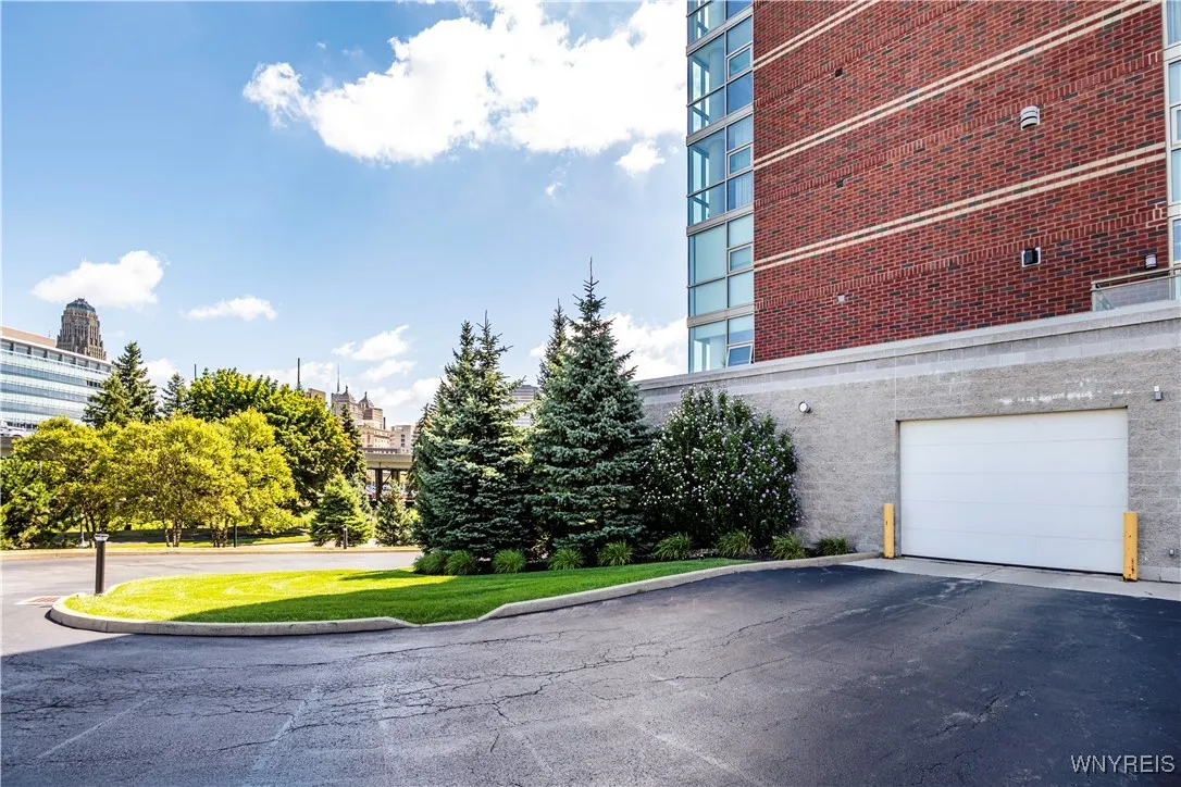 132 Lakefront Boulevard 404, Buffalo, New York 142, Buffalo, New York 14202, 2 Bedrooms Bedrooms, 8 Rooms Rooms,2 BathroomsBathrooms,Residential,For Sale,132 Lakefront Boulevard 404, Buffalo, New York 142,0,B1627802