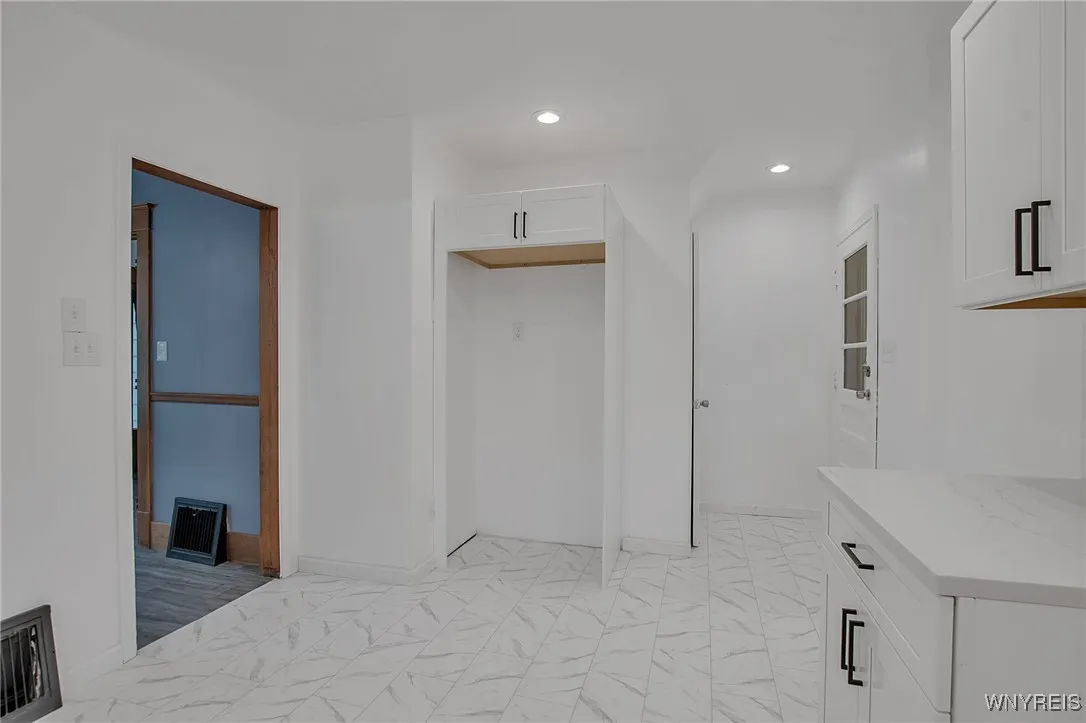 1226 Roselle Avenue, Niagara Falls, New York 14305, Niagara Falls, New York 14305, 5 Bedrooms Bedrooms, 11 Rooms Rooms,2 BathroomsBathrooms,Residential,Closed,1226 Roselle Avenue, Niagara Falls, New York 14305,0,B1632502