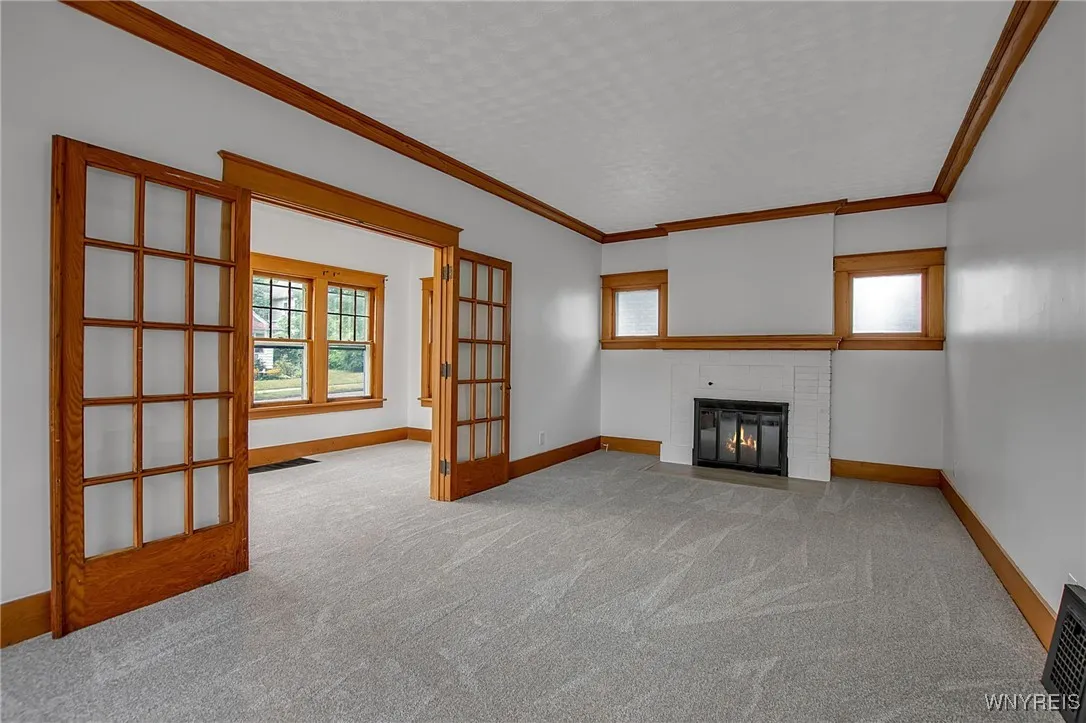 1226 Roselle Avenue, Niagara Falls, New York 14305, Niagara Falls, New York 14305, 5 Bedrooms Bedrooms, 11 Rooms Rooms,2 BathroomsBathrooms,Residential,Closed,1226 Roselle Avenue, Niagara Falls, New York 14305,0,B1632502