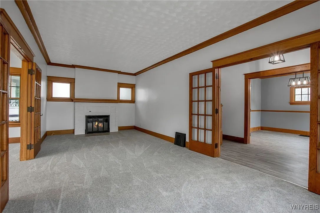 1226 Roselle Avenue, Niagara Falls, New York 14305, Niagara Falls, New York 14305, 5 Bedrooms Bedrooms, 11 Rooms Rooms,2 BathroomsBathrooms,Residential,Closed,1226 Roselle Avenue, Niagara Falls, New York 14305,0,B1632502