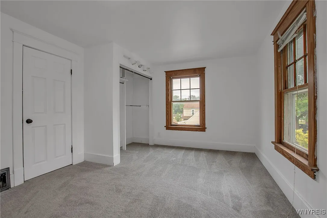 1226 Roselle Avenue, Niagara Falls, New York 14305, Niagara Falls, New York 14305, 5 Bedrooms Bedrooms, 11 Rooms Rooms,2 BathroomsBathrooms,Residential,Closed,1226 Roselle Avenue, Niagara Falls, New York 14305,0,B1632502