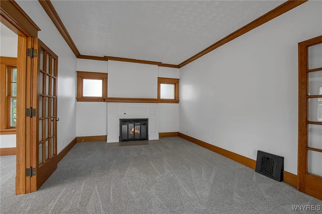 1226 Roselle Avenue, Niagara Falls, New York 14305, Niagara Falls, New York 14305, 5 Bedrooms Bedrooms, 11 Rooms Rooms,2 BathroomsBathrooms,Residential,Closed,1226 Roselle Avenue, Niagara Falls, New York 14305,0,B1632502