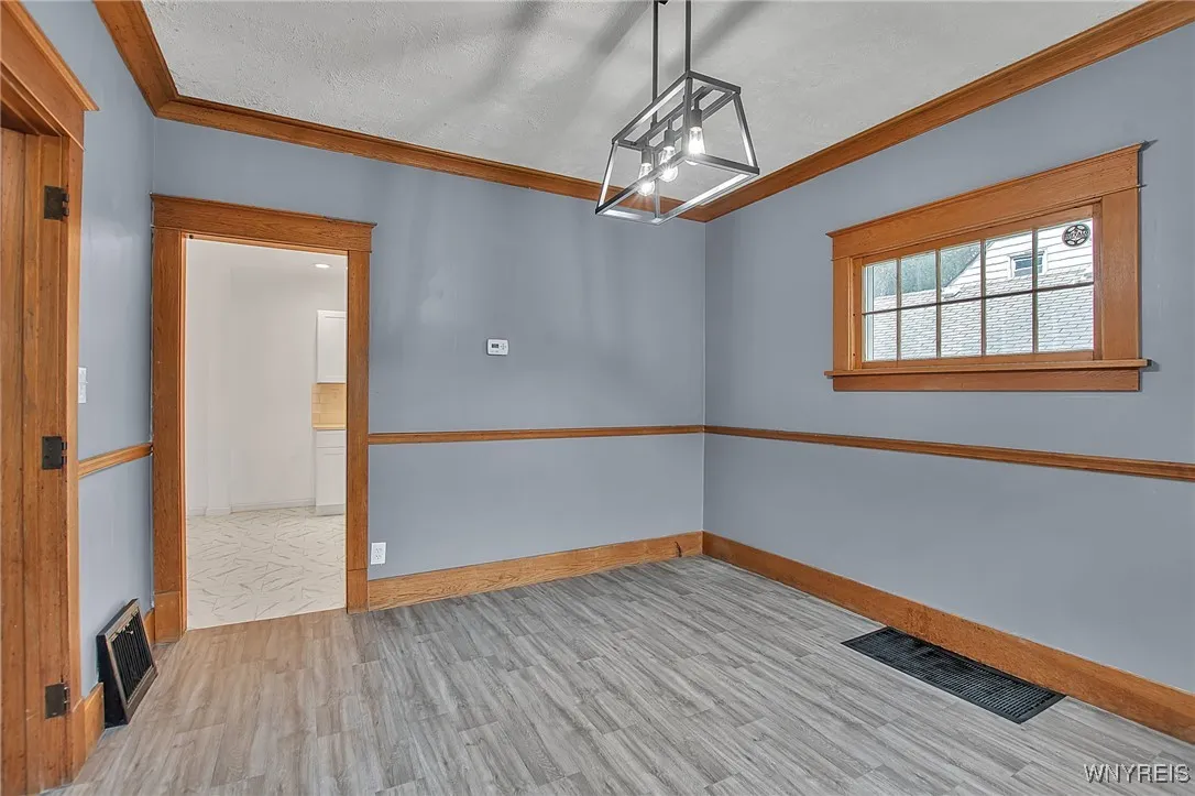 1226 Roselle Avenue, Niagara Falls, New York 14305, Niagara Falls, New York 14305, 5 Bedrooms Bedrooms, 11 Rooms Rooms,2 BathroomsBathrooms,Residential,Closed,1226 Roselle Avenue, Niagara Falls, New York 14305,0,B1632502