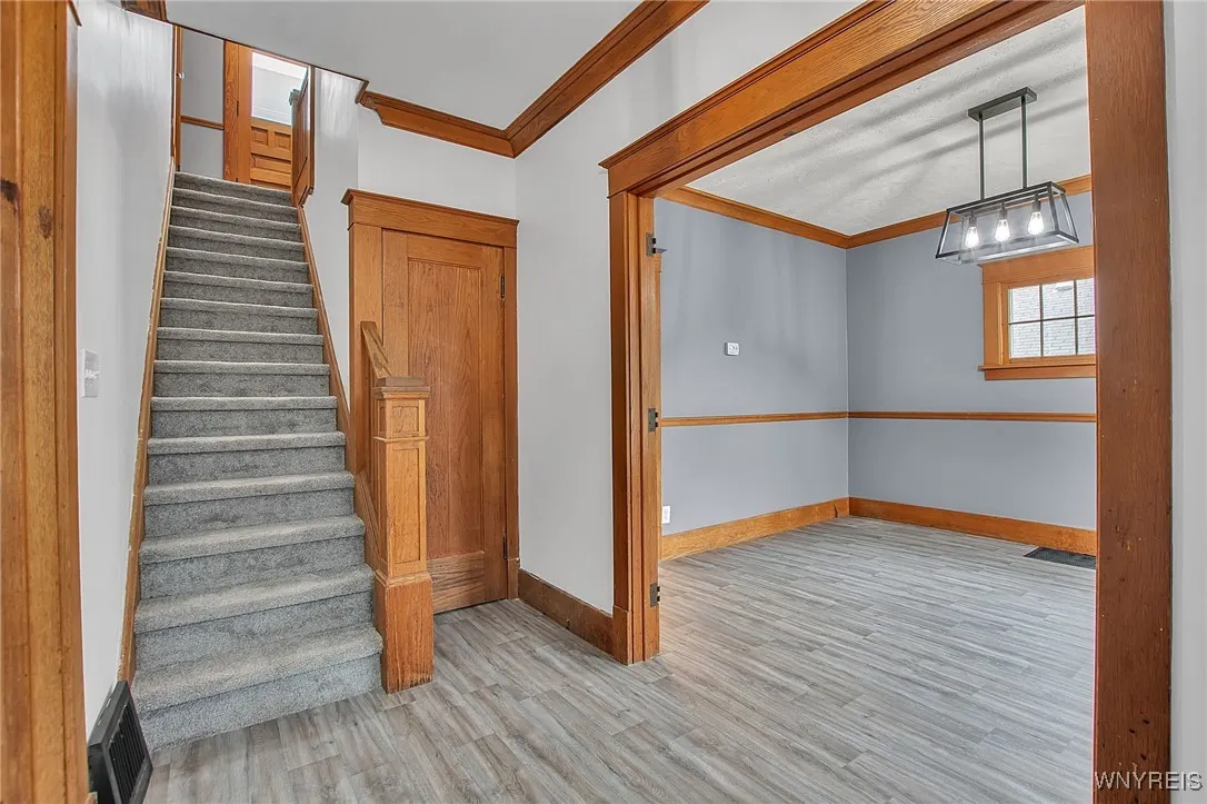 1226 Roselle Avenue, Niagara Falls, New York 14305, Niagara Falls, New York 14305, 5 Bedrooms Bedrooms, 11 Rooms Rooms,2 BathroomsBathrooms,Residential,Closed,1226 Roselle Avenue, Niagara Falls, New York 14305,0,B1632502