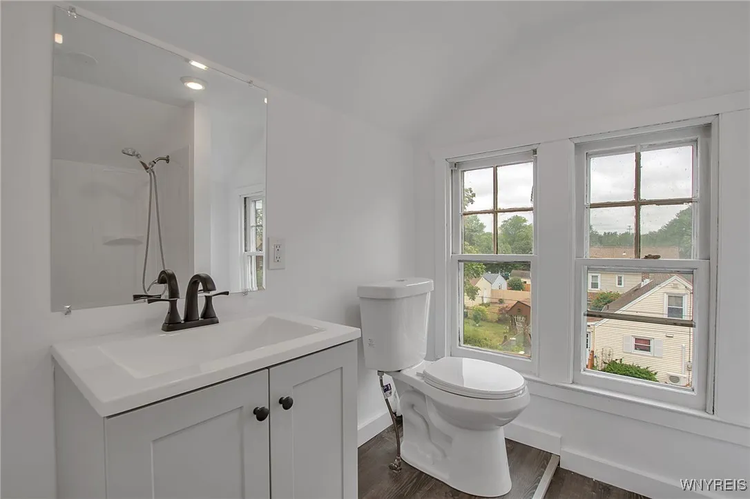 1226 Roselle Avenue, Niagara Falls, New York 14305, Niagara Falls, New York 14305, 5 Bedrooms Bedrooms, 11 Rooms Rooms,2 BathroomsBathrooms,Residential,Closed,1226 Roselle Avenue, Niagara Falls, New York 14305,0,B1632502