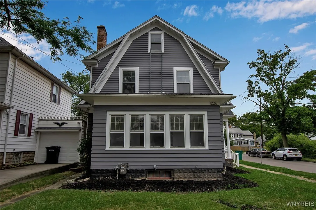 1226 Roselle Avenue, Niagara Falls, New York 14305, Niagara Falls, New York 14305, 5 Bedrooms Bedrooms, 11 Rooms Rooms,2 BathroomsBathrooms,Residential,Closed,1226 Roselle Avenue, Niagara Falls, New York 14305,0,B1632502