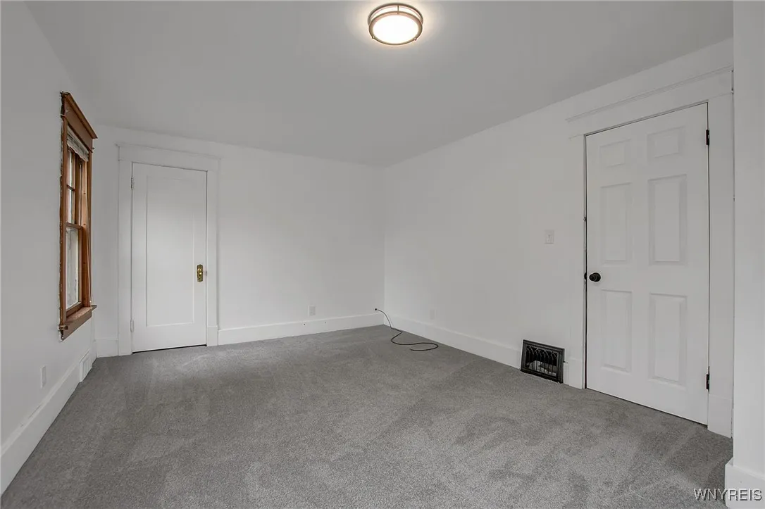 1226 Roselle Avenue, Niagara Falls, New York 14305, Niagara Falls, New York 14305, 5 Bedrooms Bedrooms, 11 Rooms Rooms,2 BathroomsBathrooms,Residential,Closed,1226 Roselle Avenue, Niagara Falls, New York 14305,0,B1632502