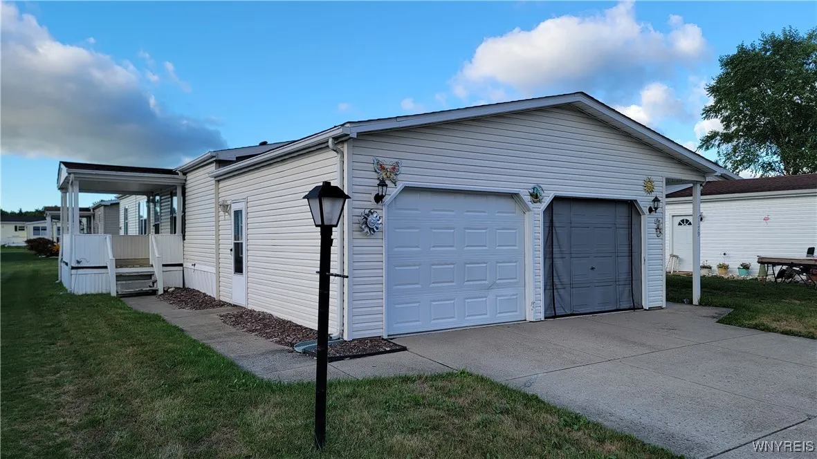 179 Golden Pond, Newstead, New York 14001, Newstead, New York 14001, 3 Bedrooms Bedrooms, 5 Rooms Rooms,2 BathroomsBathrooms,Residential,Closed,179 Golden Pond, Newstead, New York 14001,0,B1632794