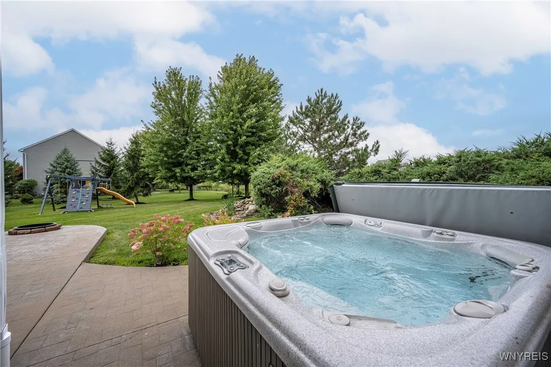 95 Graystone Lane, Orchard Park, New York 14127, Orchard Park, New York 14127, 4 Bedrooms Bedrooms, 11 Rooms Rooms,4 BathroomsBathrooms,Residential,For Sale,95 Graystone Lane, Orchard Park, New York 14127,B1632791