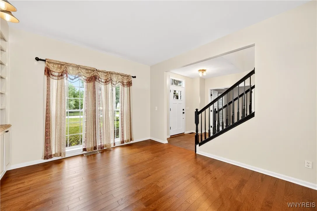 95 Graystone Lane, Orchard Park, New York 14127, Orchard Park, New York 14127, 4 Bedrooms Bedrooms, 11 Rooms Rooms,4 BathroomsBathrooms,Residential,For Sale,95 Graystone Lane, Orchard Park, New York 14127,B1632791