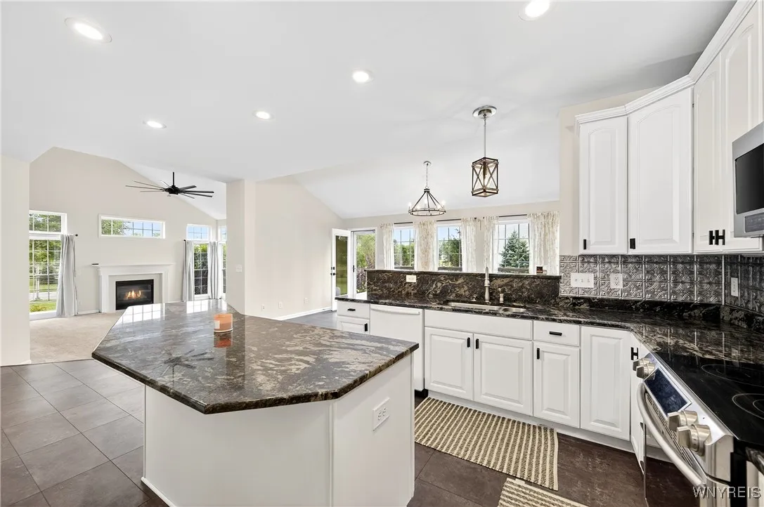 95 Graystone Lane, Orchard Park, New York 14127, Orchard Park, New York 14127, 4 Bedrooms Bedrooms, 11 Rooms Rooms,4 BathroomsBathrooms,Residential,For Sale,95 Graystone Lane, Orchard Park, New York 14127,B1632791