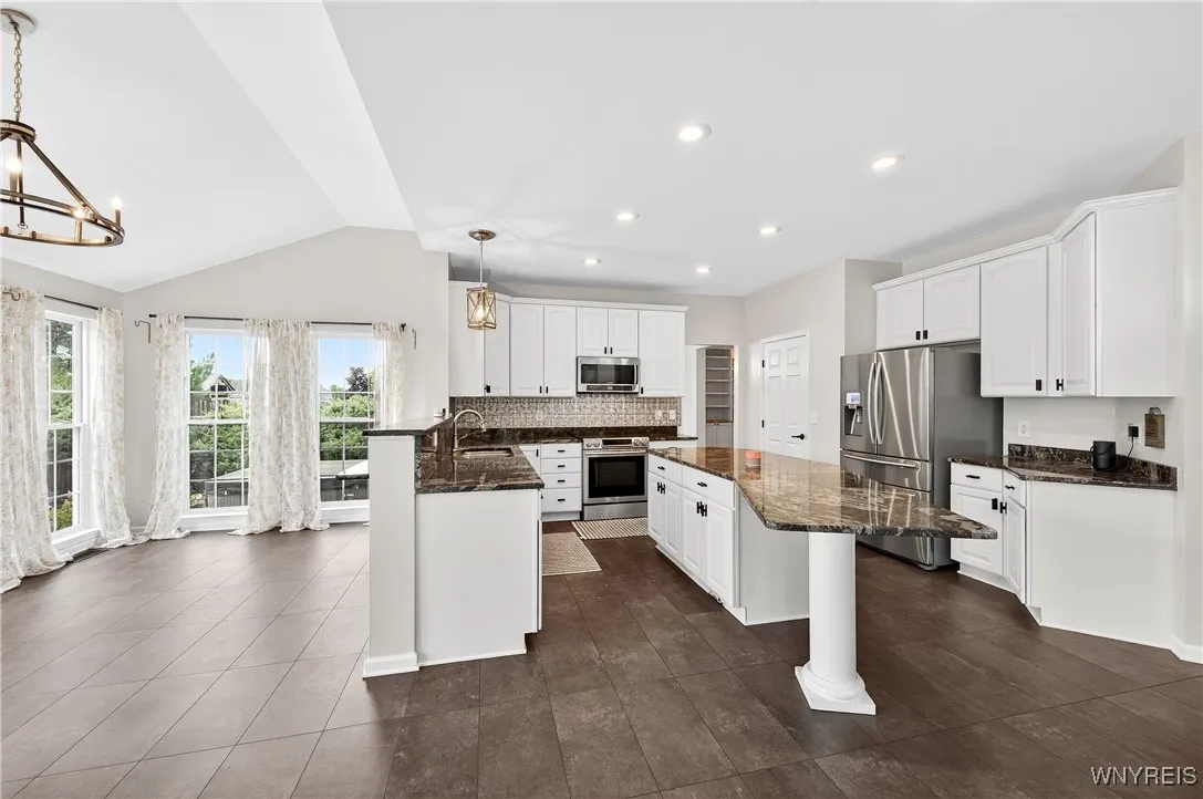 95 Graystone Lane, Orchard Park, New York 14127, Orchard Park, New York 14127, 4 Bedrooms Bedrooms, 11 Rooms Rooms,4 BathroomsBathrooms,Residential,For Sale,95 Graystone Lane, Orchard Park, New York 14127,B1632791