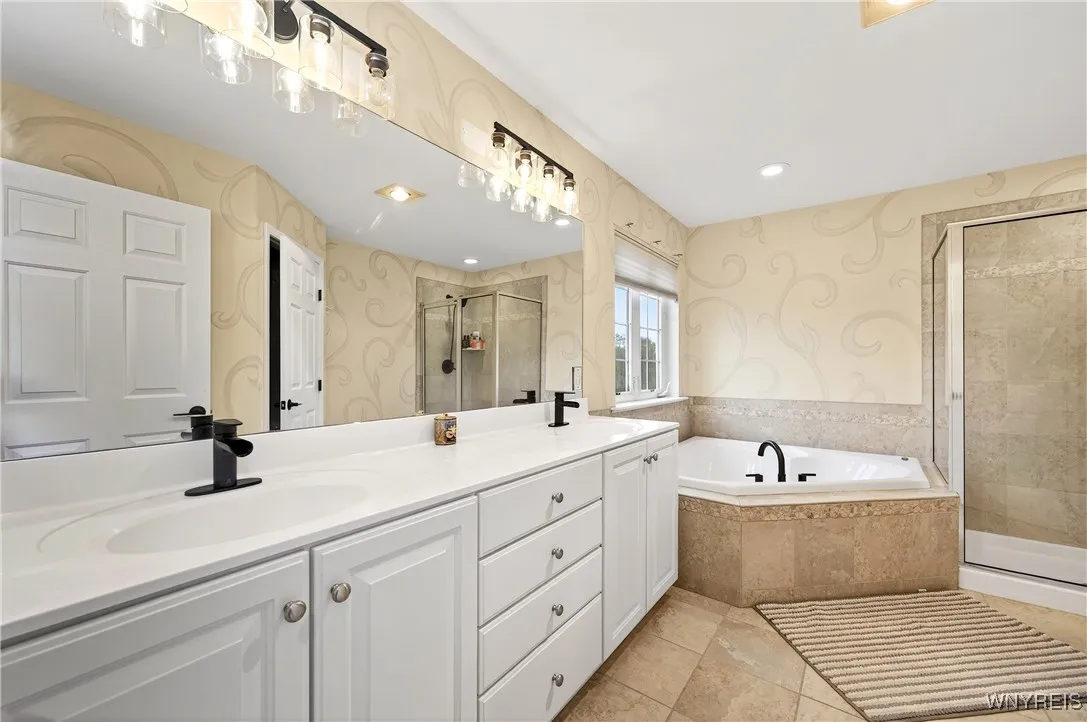 95 Graystone Lane, Orchard Park, New York 14127, Orchard Park, New York 14127, 4 Bedrooms Bedrooms, 11 Rooms Rooms,4 BathroomsBathrooms,Residential,For Sale,95 Graystone Lane, Orchard Park, New York 14127,B1632791