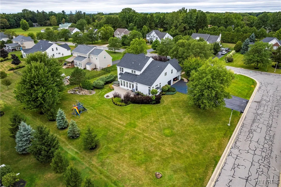 95 Graystone Lane, Orchard Park, New York 14127, Orchard Park, New York 14127, 4 Bedrooms Bedrooms, 11 Rooms Rooms,4 BathroomsBathrooms,Residential,For Sale,95 Graystone Lane, Orchard Park, New York 14127,B1632791