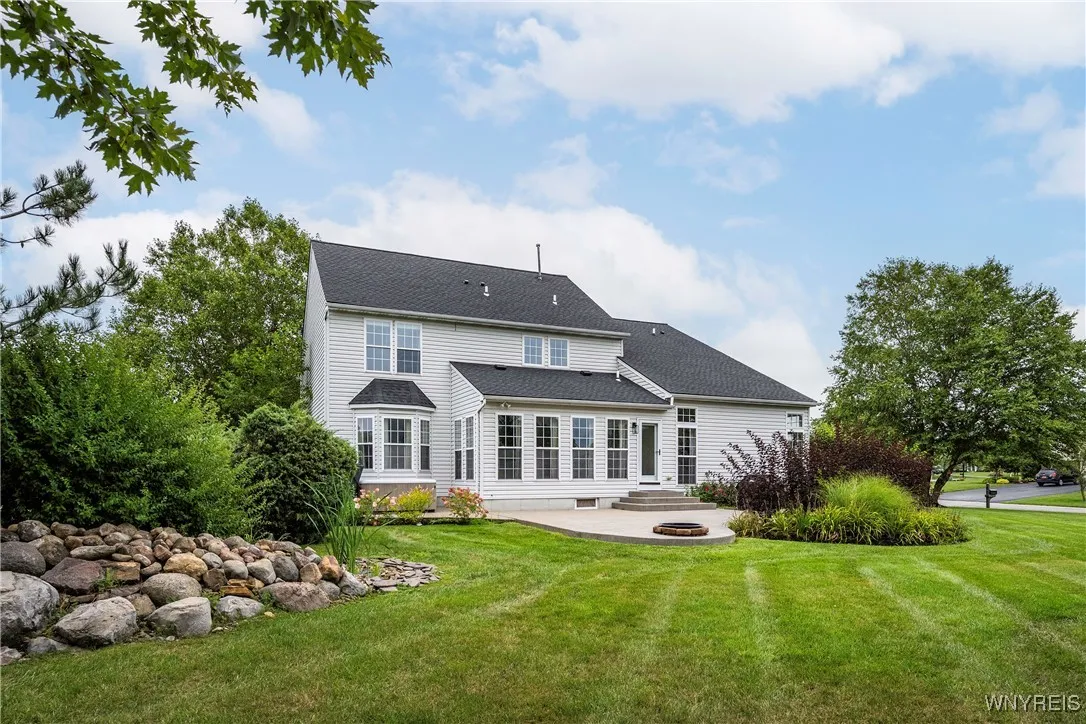 95 Graystone Lane, Orchard Park, New York 14127, Orchard Park, New York 14127, 4 Bedrooms Bedrooms, 11 Rooms Rooms,4 BathroomsBathrooms,Residential,For Sale,95 Graystone Lane, Orchard Park, New York 14127,B1632791
