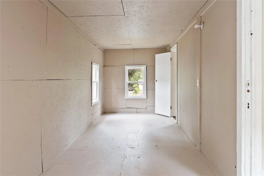 19 Genesee Park Boulevard, Rochester, New York 146, Rochester, New York 14611, 3 Bedrooms Bedrooms, 8 Rooms Rooms,1 BathroomBathrooms,Residential Lease,For Rent,19 Genesee Park Boulevard, Rochester, New York 146,R1632800