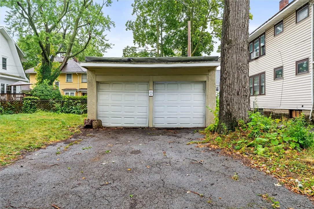 19 Genesee Park Boulevard, Rochester, New York 146, Rochester, New York 14611, 3 Bedrooms Bedrooms, 8 Rooms Rooms,1 BathroomBathrooms,Residential Lease,For Rent,19 Genesee Park Boulevard, Rochester, New York 146,R1632800