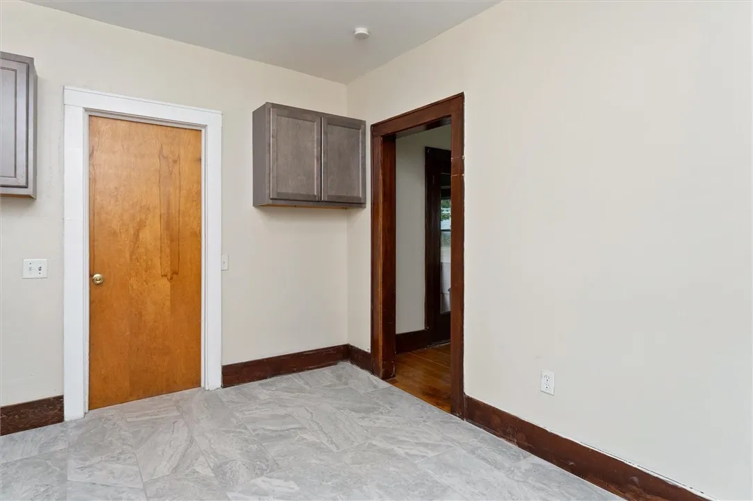 19 Genesee Park Boulevard, Rochester, New York 146, Rochester, New York 14611, 3 Bedrooms Bedrooms, 8 Rooms Rooms,1 BathroomBathrooms,Residential Lease,For Rent,19 Genesee Park Boulevard, Rochester, New York 146,R1632800