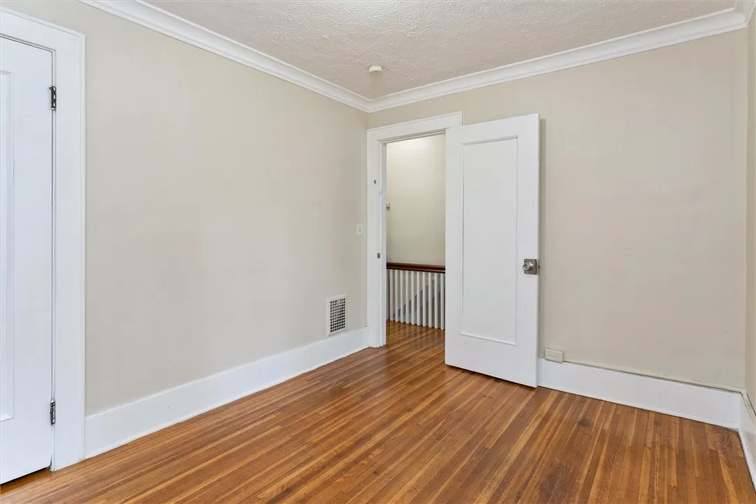 19 Genesee Park Boulevard, Rochester, New York 146, Rochester, New York 14611, 3 Bedrooms Bedrooms, 8 Rooms Rooms,1 BathroomBathrooms,Residential Lease,For Rent,19 Genesee Park Boulevard, Rochester, New York 146,R1632800