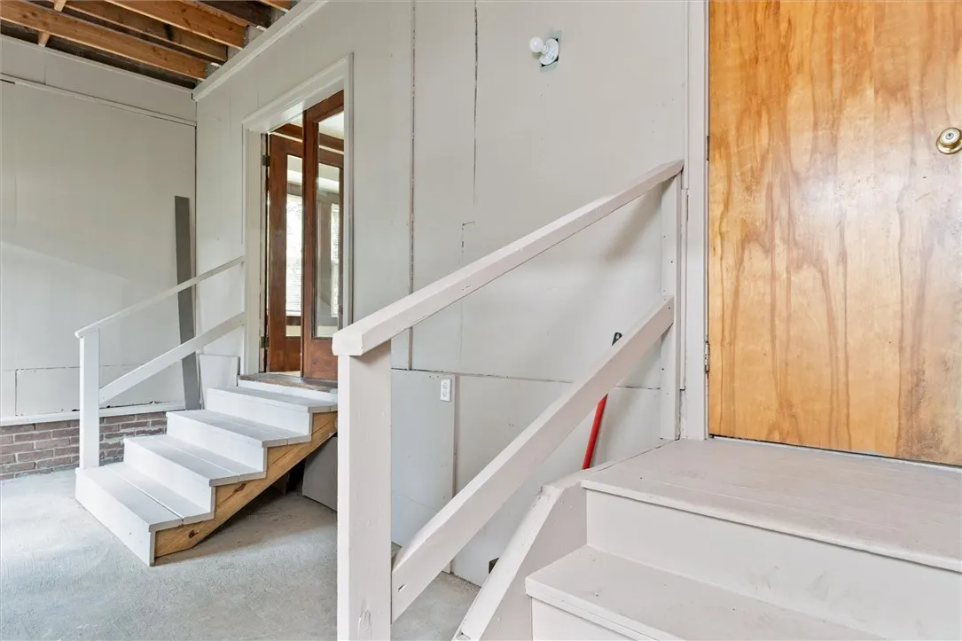 19 Genesee Park Boulevard, Rochester, New York 146, Rochester, New York 14611, 3 Bedrooms Bedrooms, 8 Rooms Rooms,1 BathroomBathrooms,Residential Lease,For Rent,19 Genesee Park Boulevard, Rochester, New York 146,R1632800