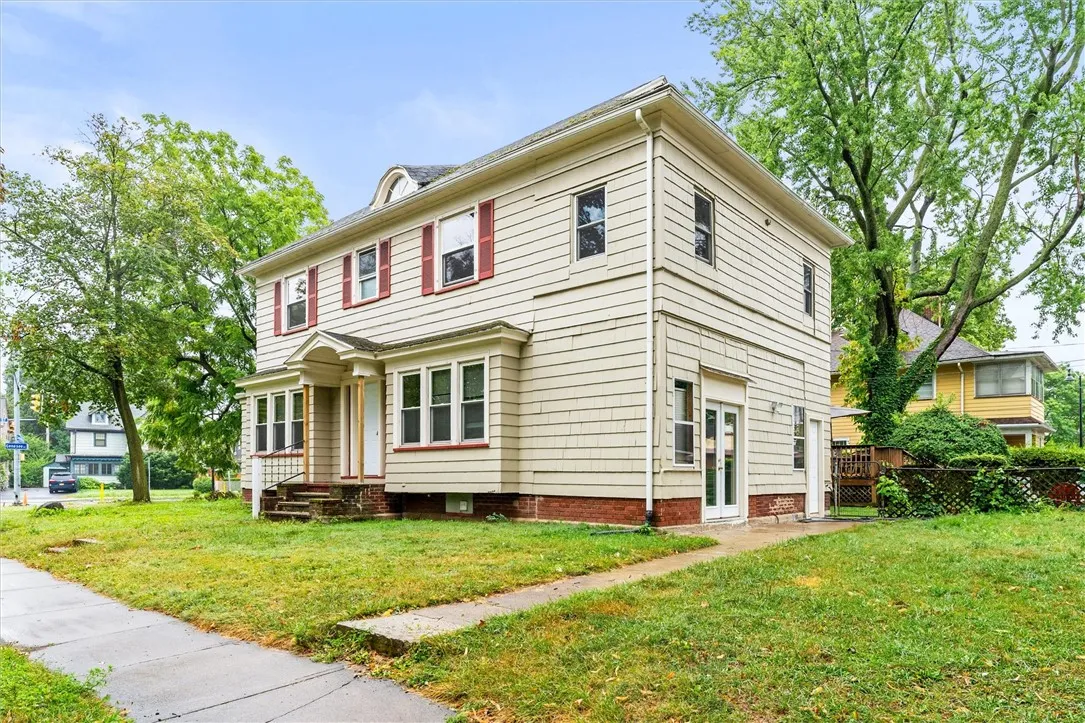 19 Genesee Park Boulevard, Rochester, New York 146, Rochester, New York 14611, 3 Bedrooms Bedrooms, 8 Rooms Rooms,1 BathroomBathrooms,Residential Lease,For Rent,19 Genesee Park Boulevard, Rochester, New York 146,R1632800