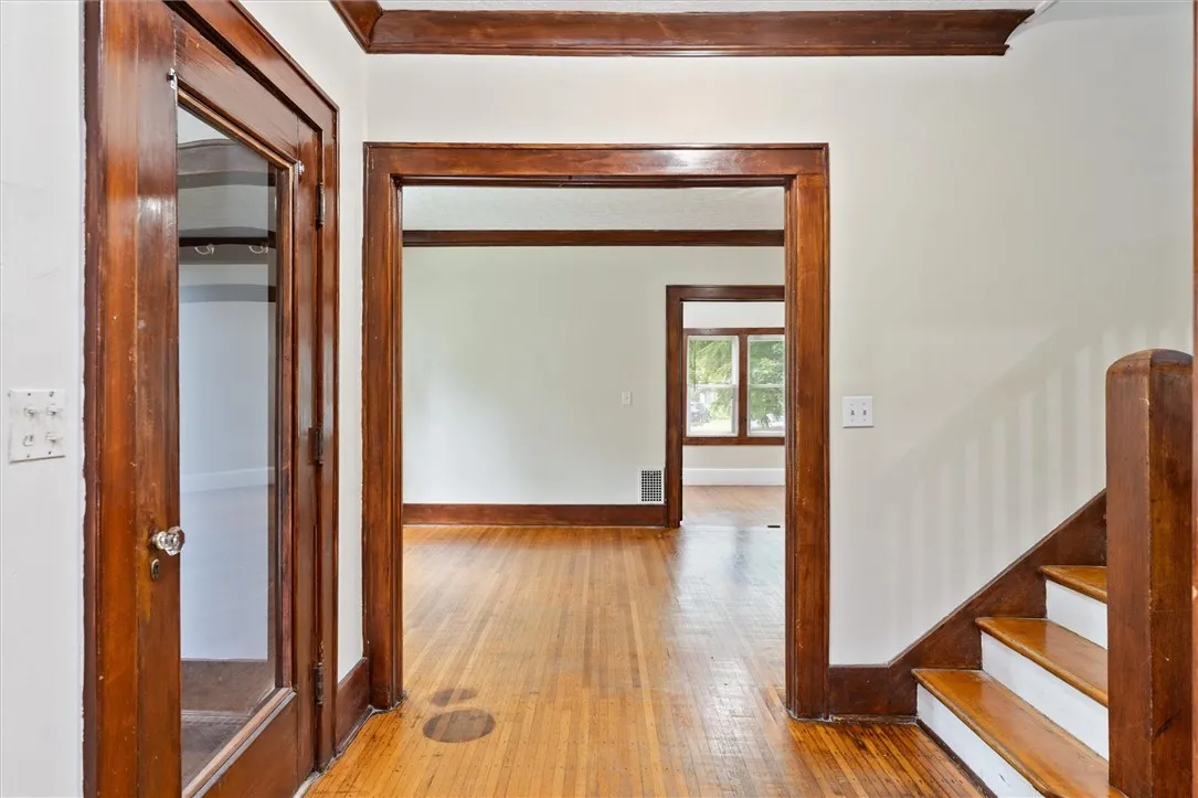 19 Genesee Park Boulevard, Rochester, New York 146, Rochester, New York 14611, 3 Bedrooms Bedrooms, 8 Rooms Rooms,1 BathroomBathrooms,Residential Lease,For Rent,19 Genesee Park Boulevard, Rochester, New York 146,R1632800