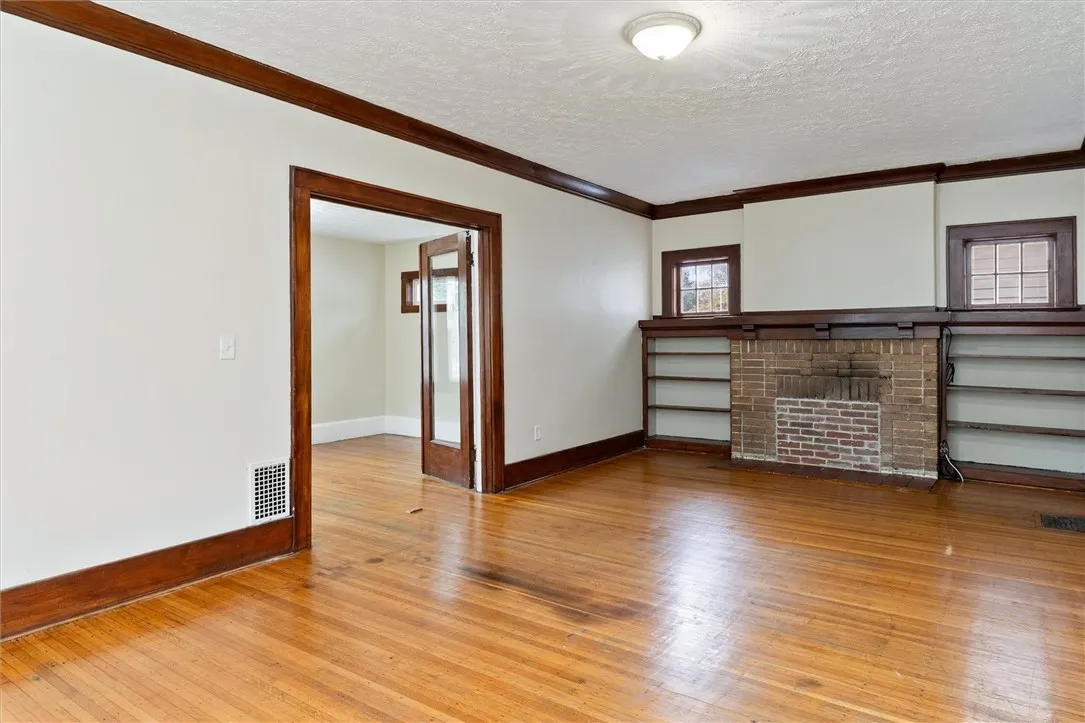 19 Genesee Park Boulevard, Rochester, New York 146, Rochester, New York 14611, 3 Bedrooms Bedrooms, 8 Rooms Rooms,1 BathroomBathrooms,Residential Lease,For Rent,19 Genesee Park Boulevard, Rochester, New York 146,R1632800