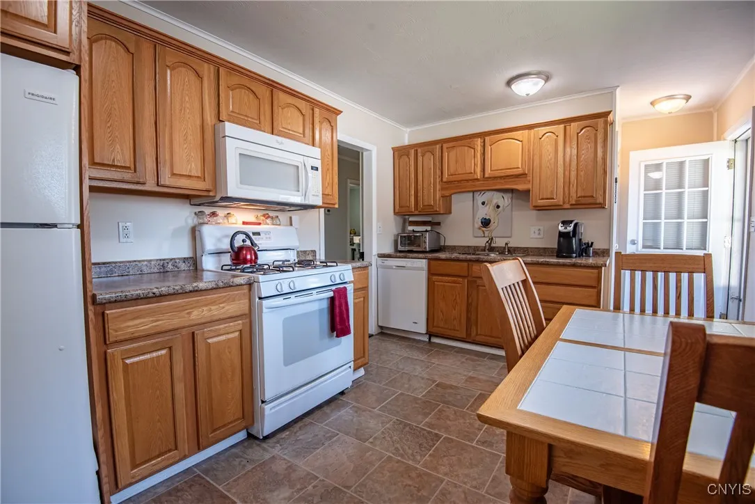 427 Elmhurst Road, Utica, New York 13502, Utica, New York 13502, 2 Bedrooms Bedrooms, 4 Rooms Rooms,1 BathroomBathrooms,Residential,For Sale,427 Elmhurst Road, Utica, New York 13502,S1632805