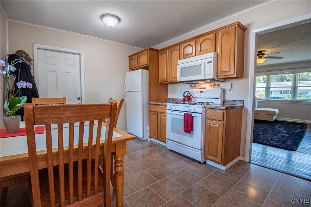 427 Elmhurst Road, Utica, New York 13502, Utica, New York 13502, 2 Bedrooms Bedrooms, 4 Rooms Rooms,1 BathroomBathrooms,Residential,For Sale,427 Elmhurst Road, Utica, New York 13502,S1632805