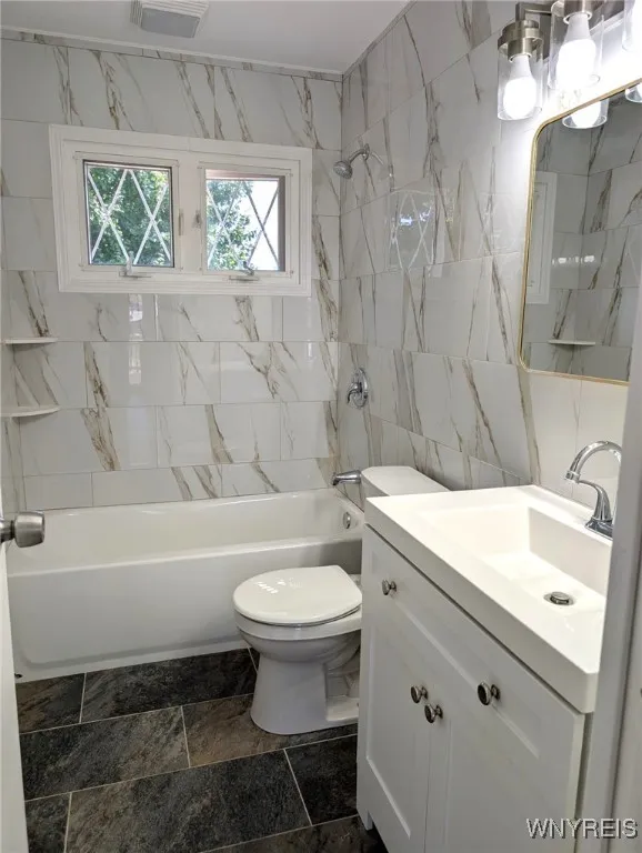 234 Floradale Avenue, Tonawanda, New York 14150, Tonawanda, New York 14150, 3 Bedrooms Bedrooms, 5 Rooms Rooms,2 BathroomsBathrooms,Residential Lease,For Rent,234 Floradale Avenue, Tonawanda, New York 14150,B1632799