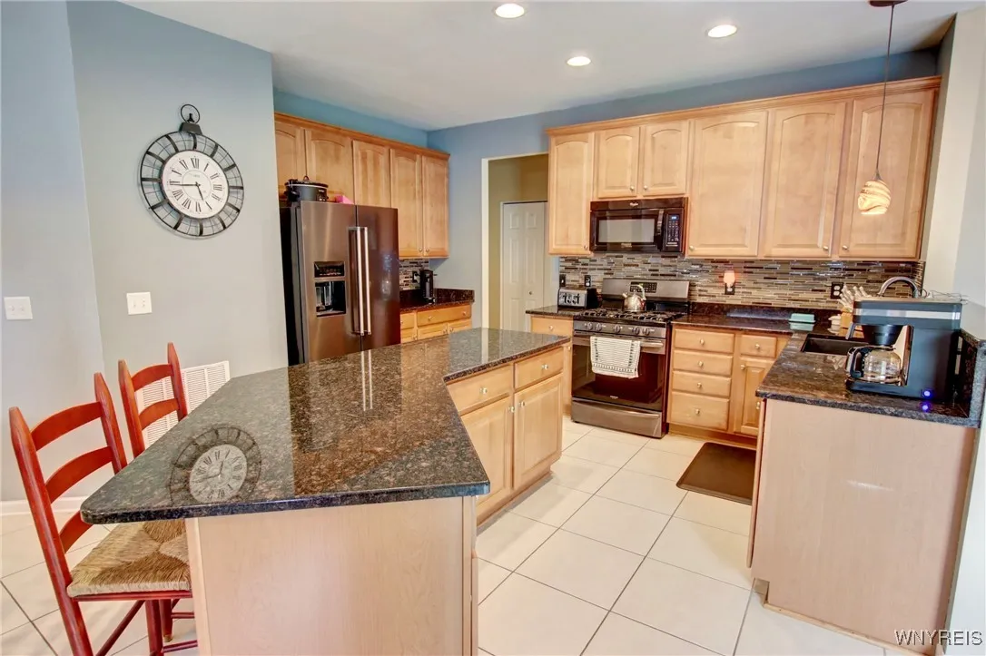6162 Woodford Drive, Hamburg, New York 14085, Hamburg, New York 14085, 3 Bedrooms Bedrooms, 8 Rooms Rooms,2 BathroomsBathrooms,Residential,For Sale,6162 Woodford Drive, Hamburg, New York 14085,B1632763