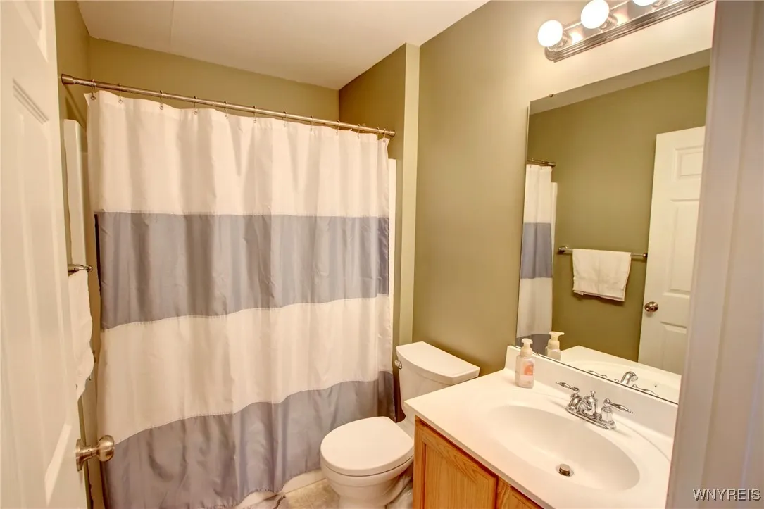 6162 Woodford Drive, Hamburg, New York 14085, Hamburg, New York 14085, 3 Bedrooms Bedrooms, 8 Rooms Rooms,2 BathroomsBathrooms,Residential,For Sale,6162 Woodford Drive, Hamburg, New York 14085,B1632763