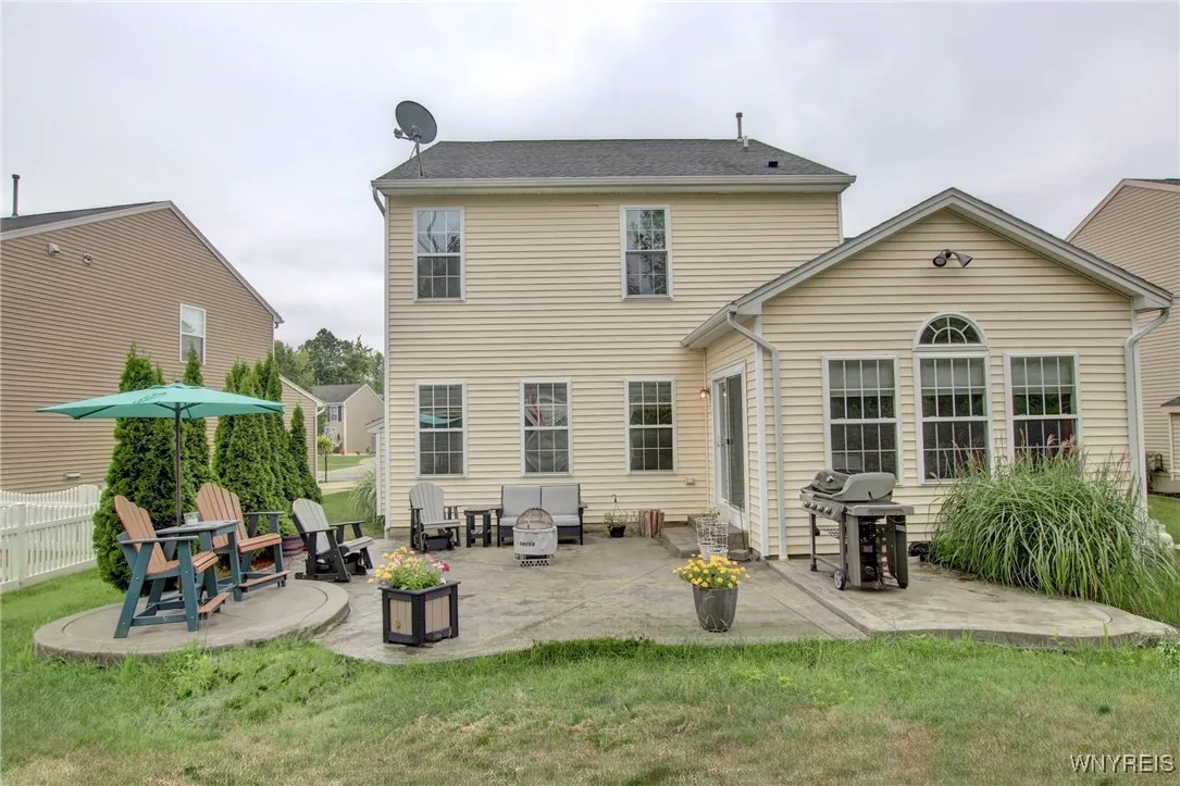 6162 Woodford Drive, Hamburg, New York 14085, Hamburg, New York 14085, 3 Bedrooms Bedrooms, 8 Rooms Rooms,2 BathroomsBathrooms,Residential,For Sale,6162 Woodford Drive, Hamburg, New York 14085,B1632763
