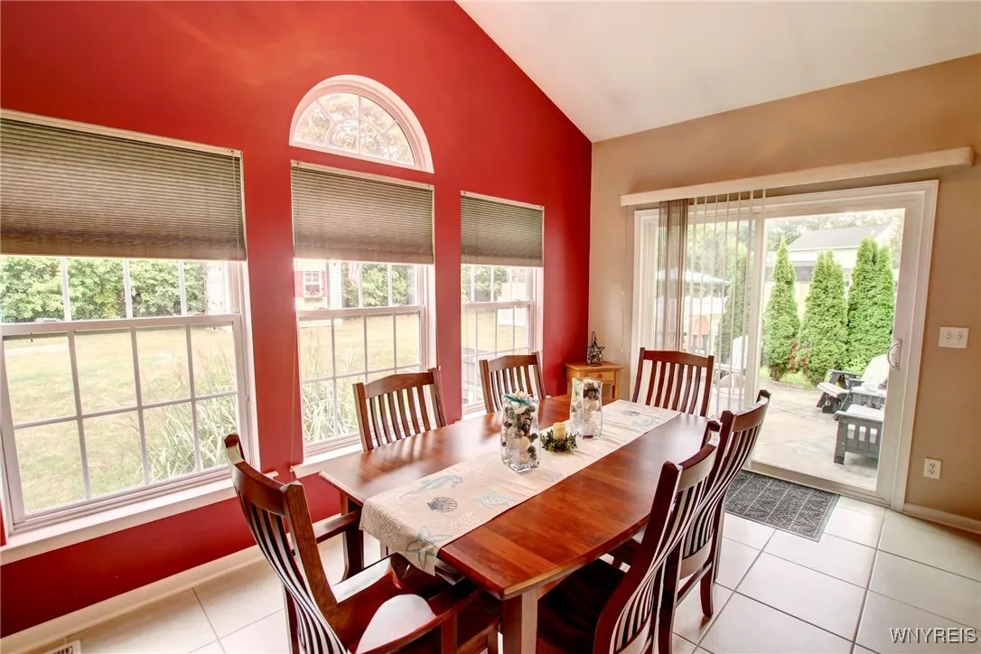 6162 Woodford Drive, Hamburg, New York 14085, Hamburg, New York 14085, 3 Bedrooms Bedrooms, 8 Rooms Rooms,2 BathroomsBathrooms,Residential,For Sale,6162 Woodford Drive, Hamburg, New York 14085,B1632763