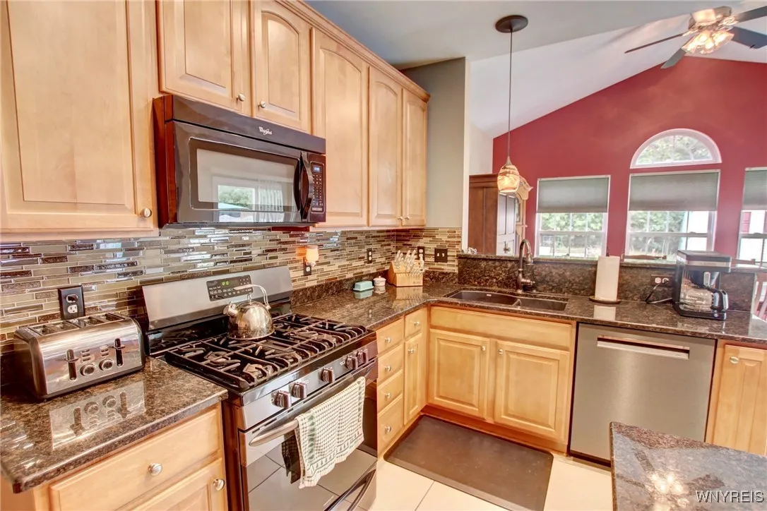 6162 Woodford Drive, Hamburg, New York 14085, Hamburg, New York 14085, 3 Bedrooms Bedrooms, 8 Rooms Rooms,2 BathroomsBathrooms,Residential,For Sale,6162 Woodford Drive, Hamburg, New York 14085,B1632763