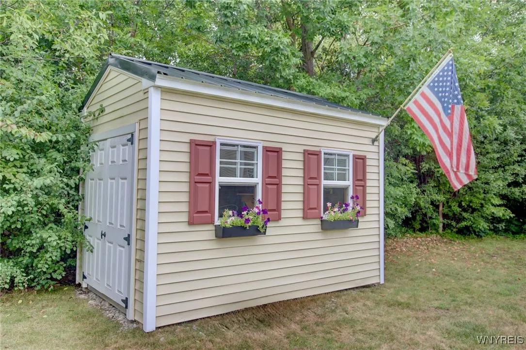 6162 Woodford Drive, Hamburg, New York 14085, Hamburg, New York 14085, 3 Bedrooms Bedrooms, 8 Rooms Rooms,2 BathroomsBathrooms,Residential,For Sale,6162 Woodford Drive, Hamburg, New York 14085,B1632763