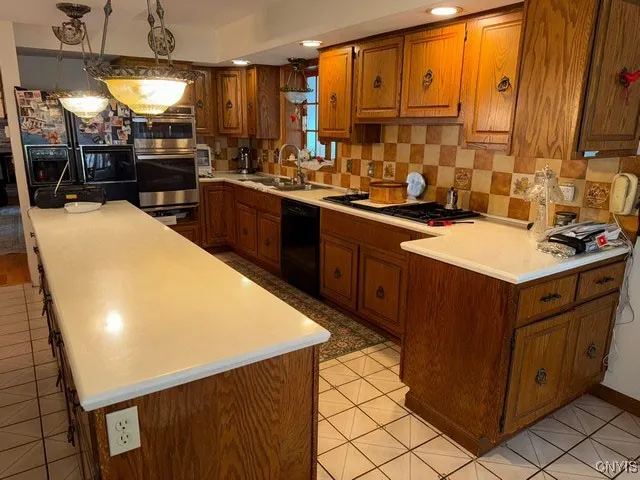 100 Lorian Drive, Salina, New York 13212, Salina, New York 13212, 3 Bedrooms Bedrooms, 9 Rooms Rooms,2 BathroomsBathrooms,Residential,For Sale,100 Lorian Drive, Salina, New York 13212,S1632817