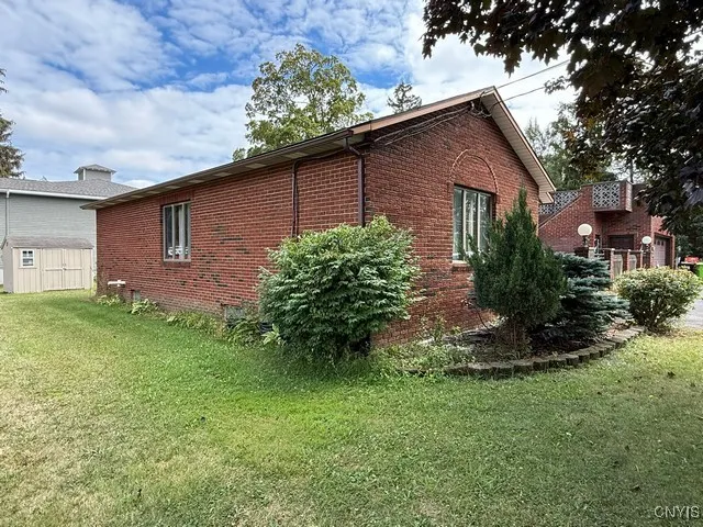 100 Lorian Drive, Salina, New York 13212, Salina, New York 13212, 3 Bedrooms Bedrooms, 9 Rooms Rooms,2 BathroomsBathrooms,Residential,For Sale,100 Lorian Drive, Salina, New York 13212,S1632817
